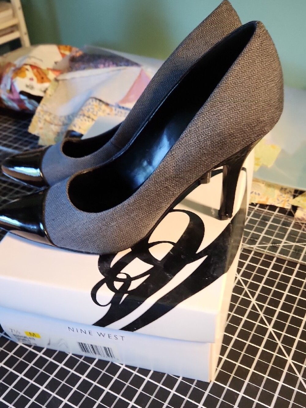 Nine West Gray Pumps with Black Patent Cap Toe - Picture 3 of 4